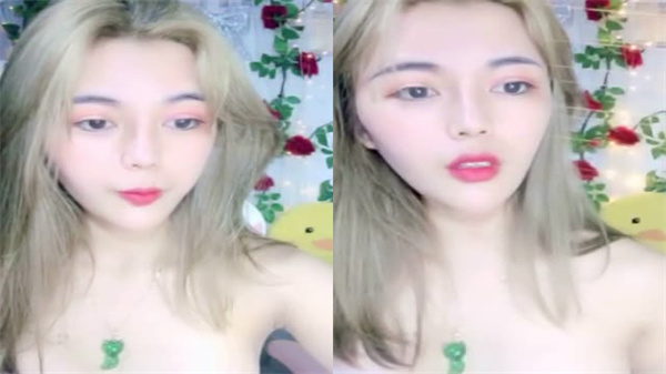 清纯活波学生妹小骚货高颜值咪咪很大超级骚